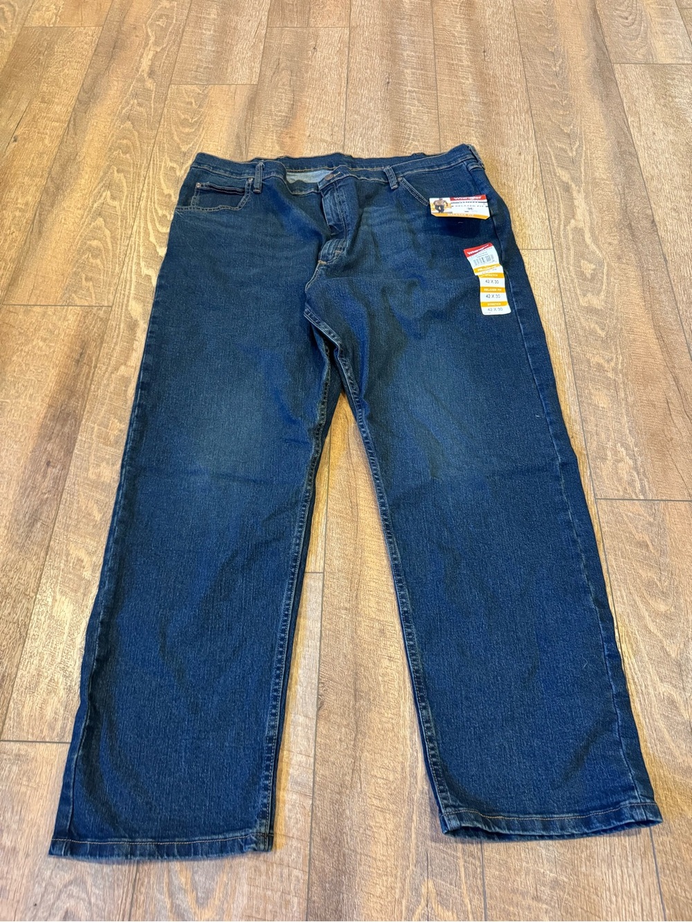 NWT Wrangler Five Star Relaxed Fit Stretch Jeans Men’s 42x30 Dark Wash